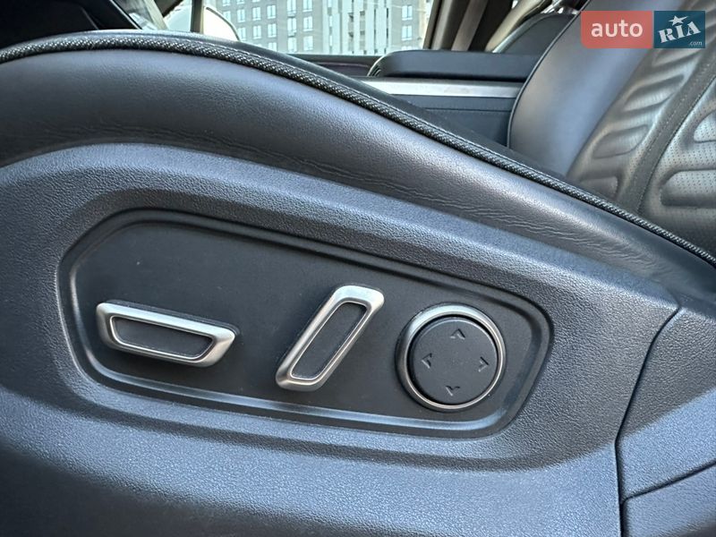 Внедорожник / Кроссовер Rivian R1S 2024 в Киеве