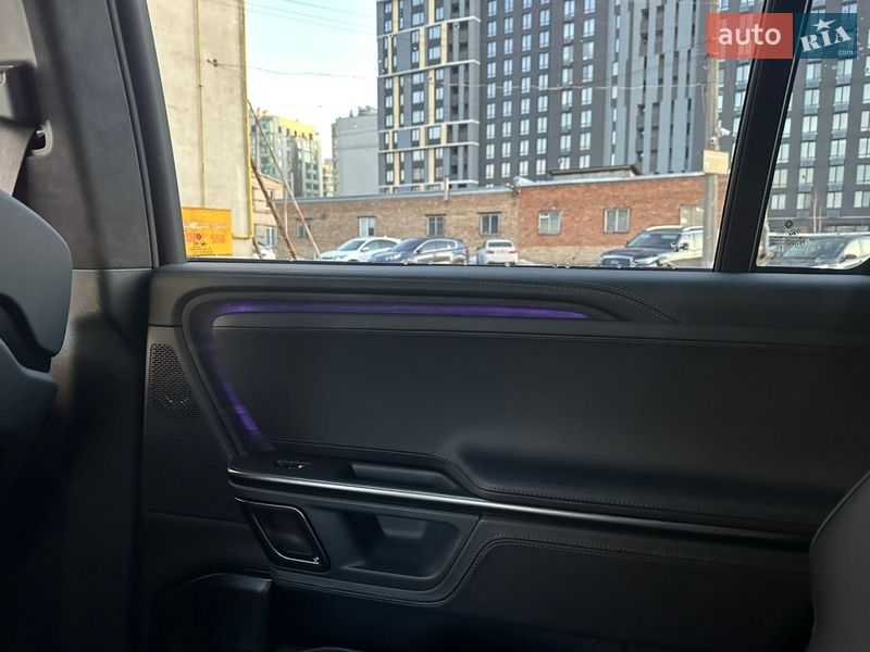 Внедорожник / Кроссовер Rivian R1S 2024 в Киеве