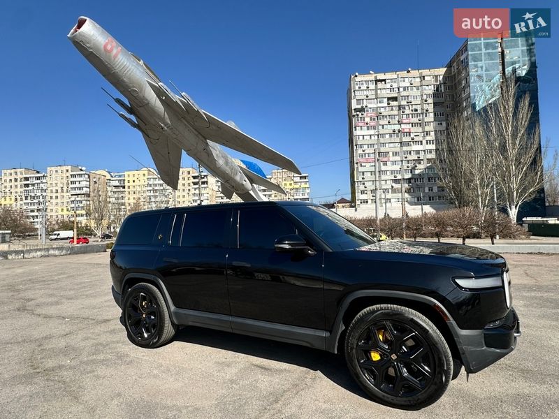 Внедорожник / Кроссовер Rivian R1S 2023 в Киеве