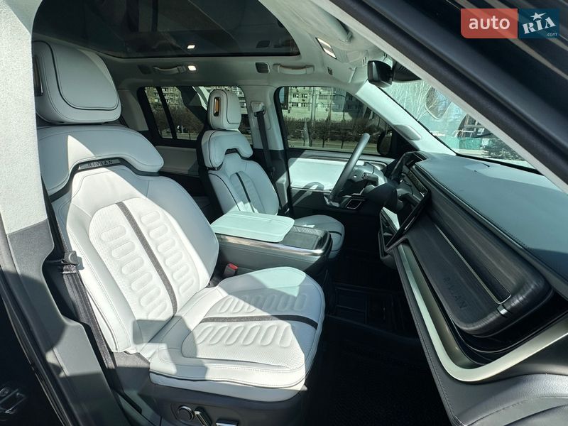 Внедорожник / Кроссовер Rivian R1S 2023 в Киеве