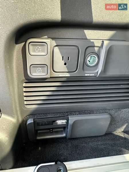 Внедорожник / Кроссовер Rivian R1S 2023 в Киеве