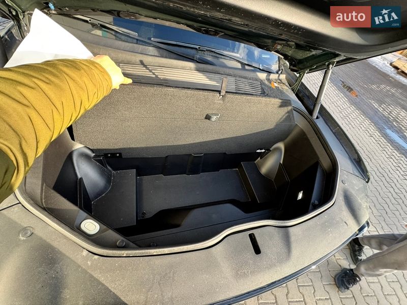 Позашляховик / Кросовер Rivian R1S 2023 в Києві