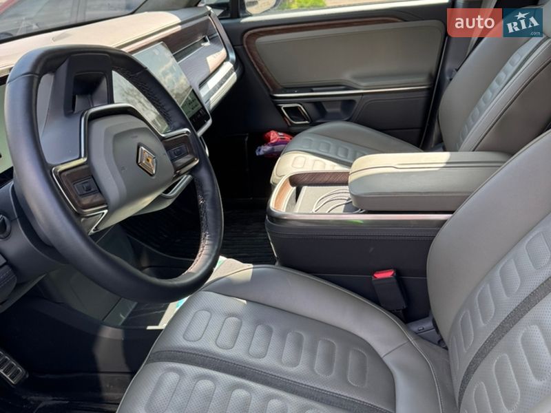 Внедорожник / Кроссовер Rivian R1S 2023 в Николаеве фото 8 Внедорожник / Кроссовер Rivian R1S 2023 в Николаеве