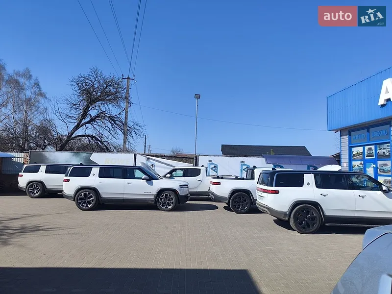 Rivian R1S