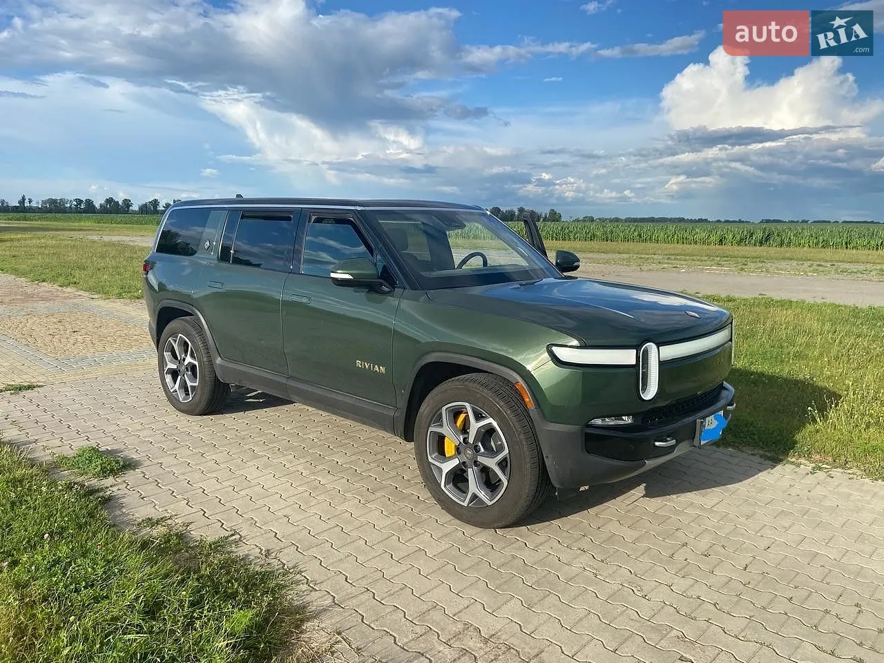 Rivian R1S 2024