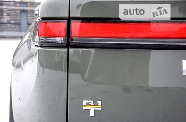 Пікап Rivian R1T 2022 в 