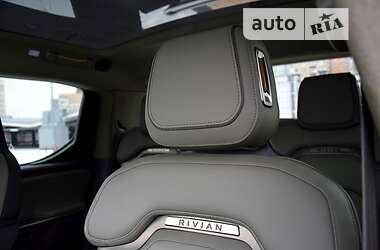 Пікап Rivian R1T 2022 в 