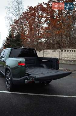 Пикап Rivian R1T 2023 в 