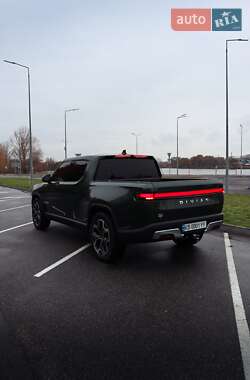 Пикап Rivian R1T 2023 в 
