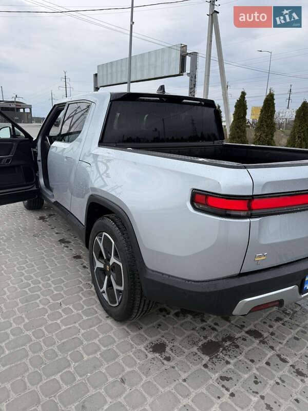 Пікап Rivian R1T 2022 в Львові
