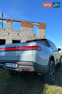 Пікап Rivian R1T 2023 в 