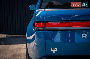 Позашляховик / Кросовер Rivian R1T 2022 в 