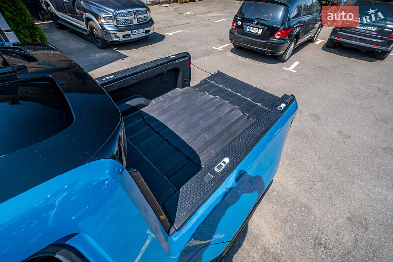 Внедорожник / Кроссовер Rivian R1T 2022 в Киеве