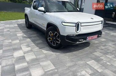 Пикап Rivian R1T 2023 в Староконстантинове