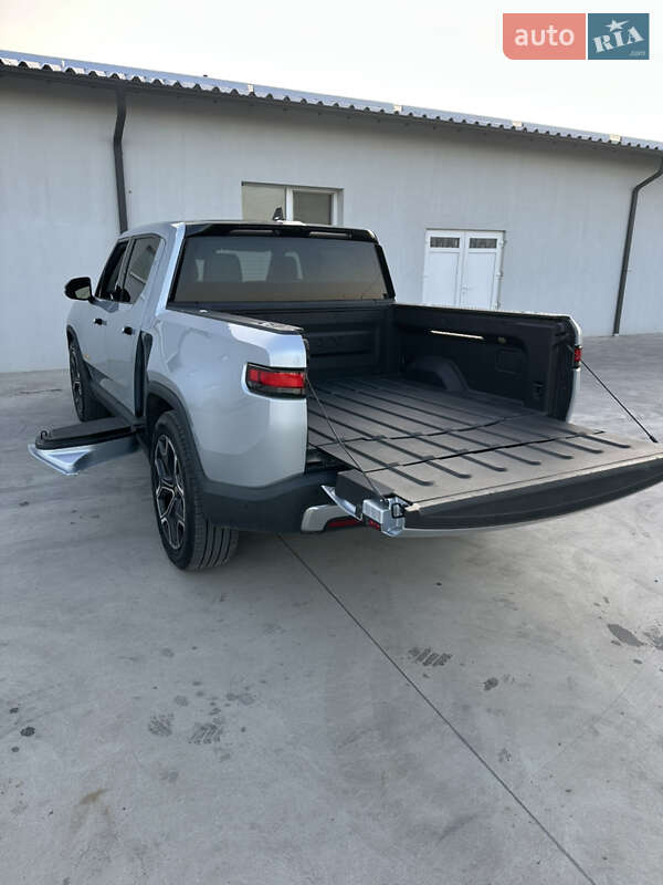 Пикап Rivian R1T 2023 в Ровно