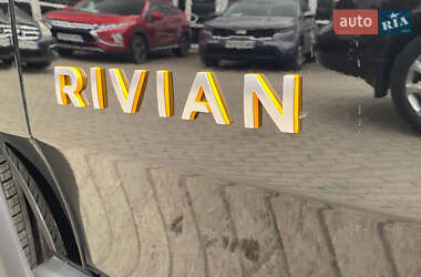 Пикап Rivian R1T 2023 в 