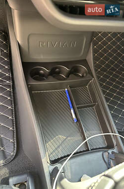 Пікап Rivian R1T 2022 в 