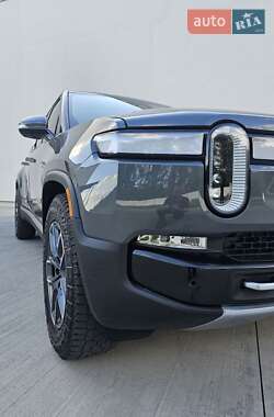 Пікап Rivian R1T 2022 в 