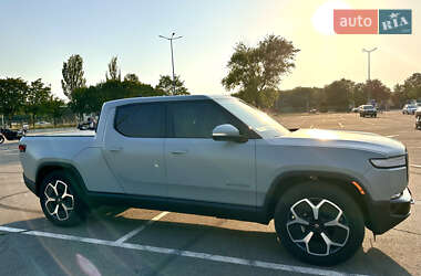 Пикап Rivian R1T 2024 в 