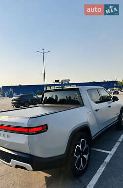 Пикап Rivian R1T 2024 в 