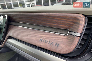 Пікап Rivian R1T 2022 в 