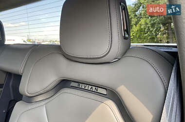 Пікап Rivian R1T 2022 в 