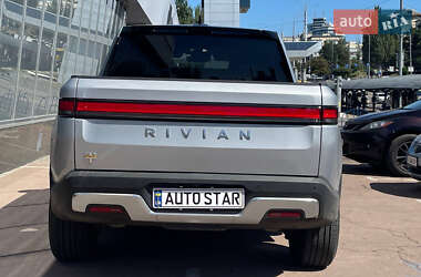 Пікап Rivian R1T 2022 в 