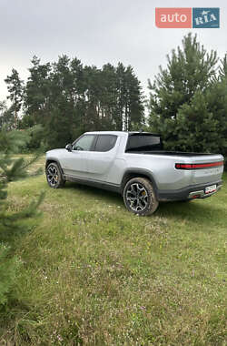 Пикап Rivian R1T 2023 в 