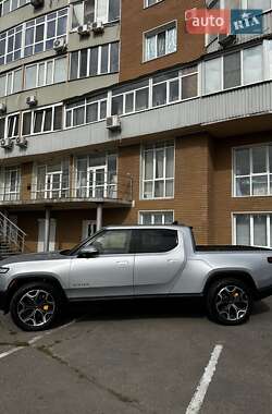 Пикап Rivian R1T 2023 в 