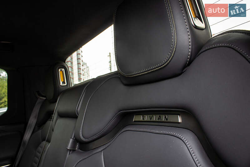 Пікап Rivian R1T 2023 в Львові
