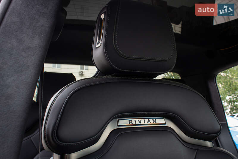 Пікап Rivian R1T 2023 в Львові