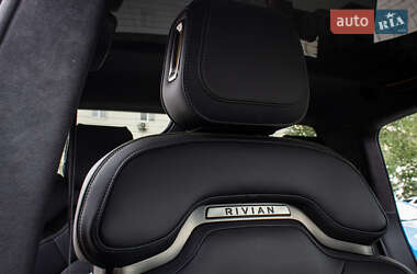 Пикап Rivian R1T 2023 в 