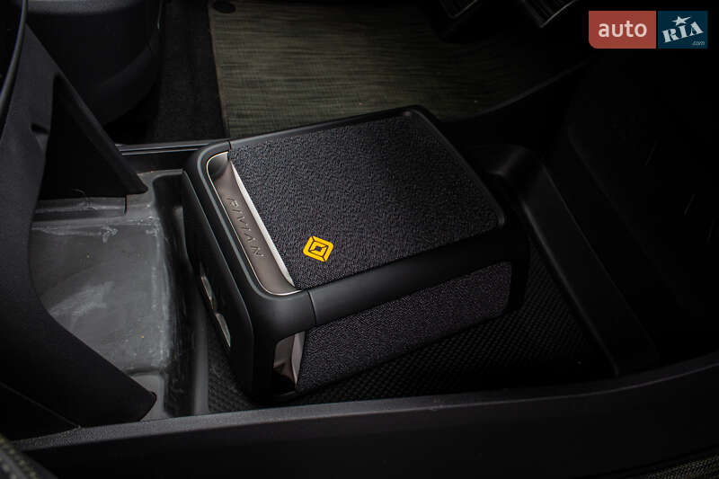 Пікап Rivian R1T 2023 в Львові