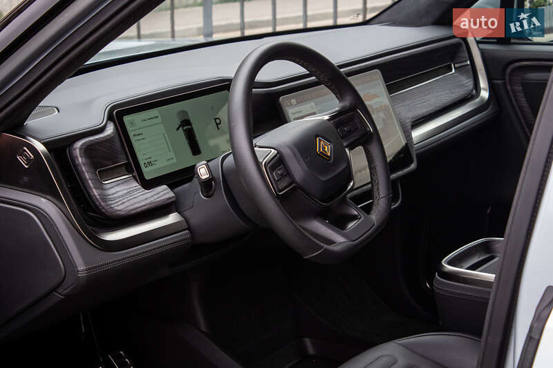 Пікап Rivian R1T 2023 в Львові