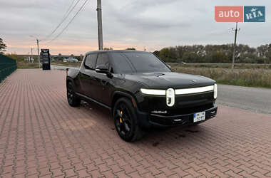 Пікап Rivian R1T 2022 в 