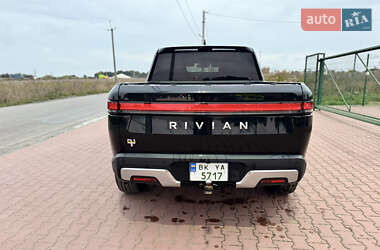 Пікап Rivian R1T 2022 в 