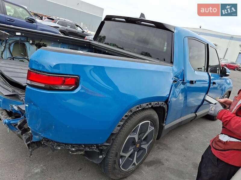 Пикап Rivian R1T 2023 в Ирпене