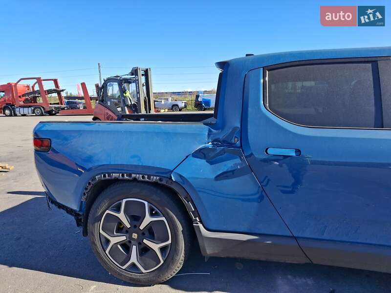 Пикап Rivian R1T 2023 в Ирпене