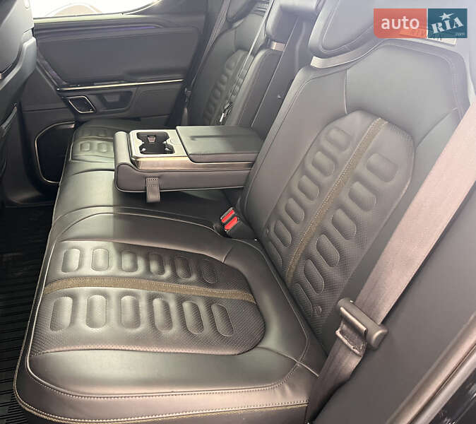 Пікап Rivian R1T 2022 в Львові