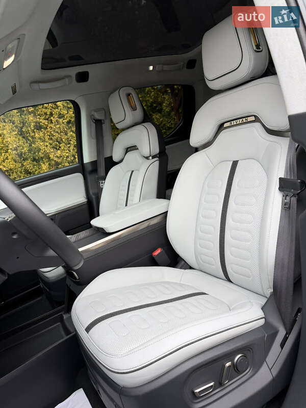 Пікап Rivian R1T 2022 в Львові