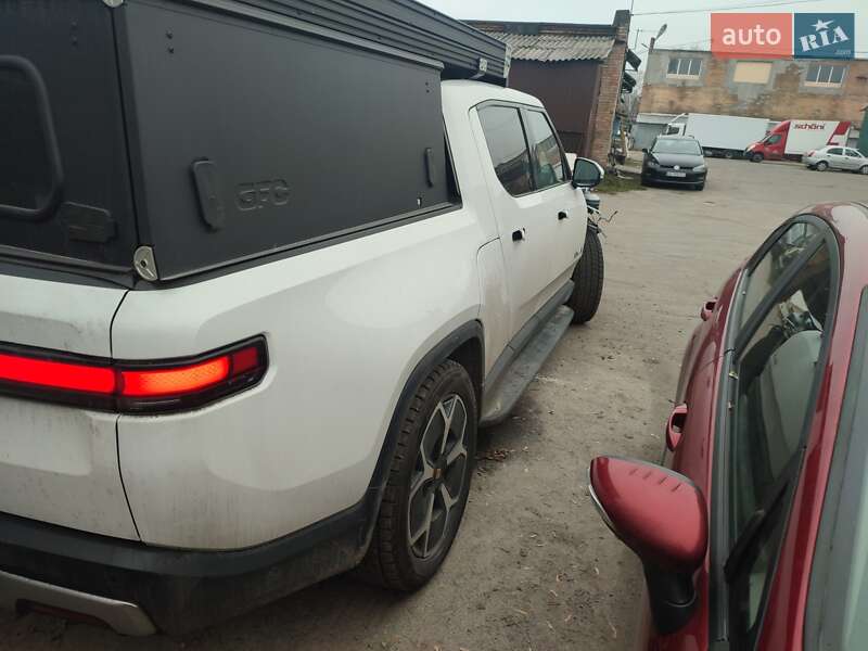 Пикап Rivian R1T 2023 в Киеве