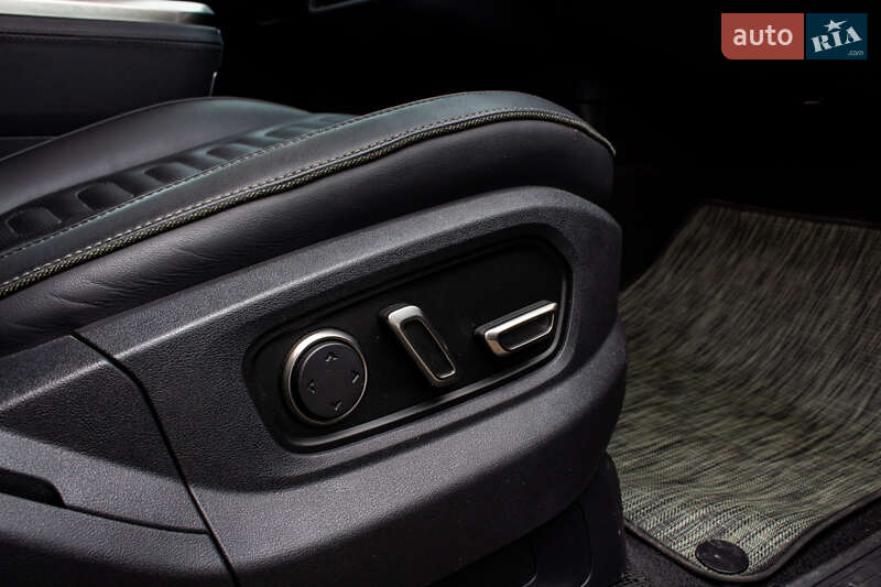 Пикап Rivian R1T 2023 в Львове