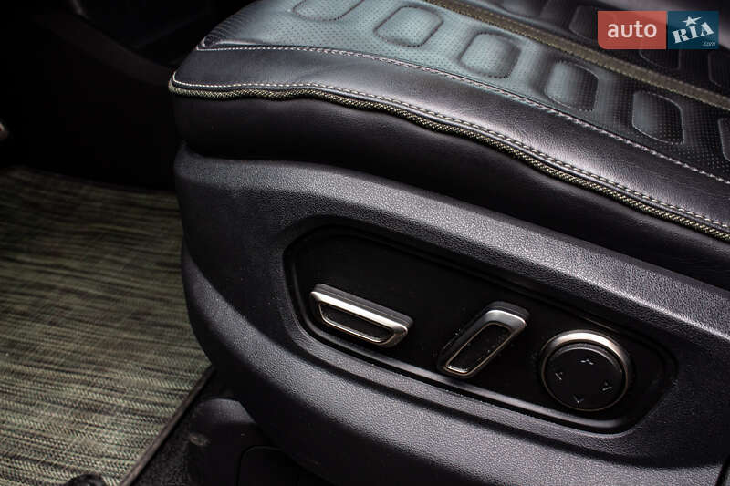 Пикап Rivian R1T 2023 в Львове