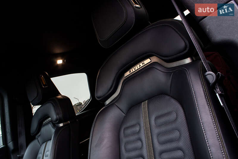Пикап Rivian R1T 2023 в Львове