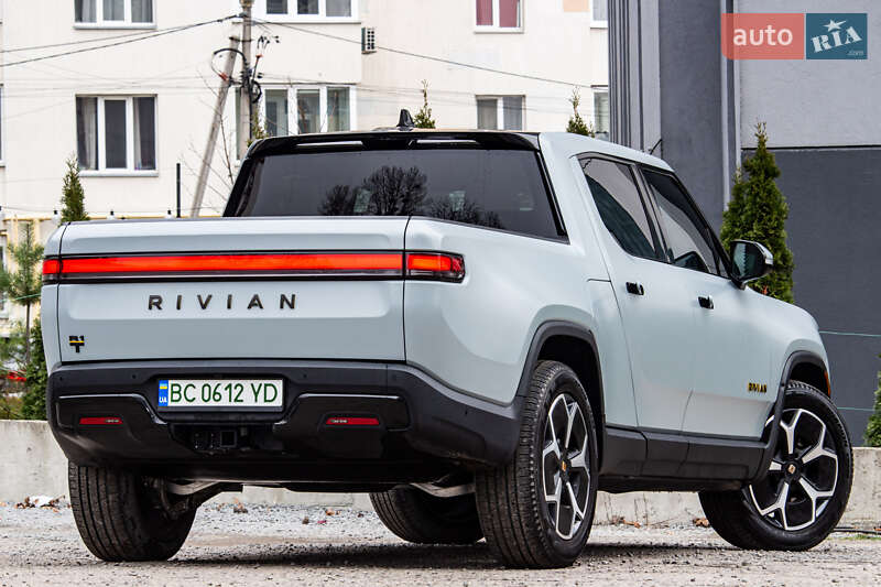 Пикап Rivian R1T 2023 в Львове