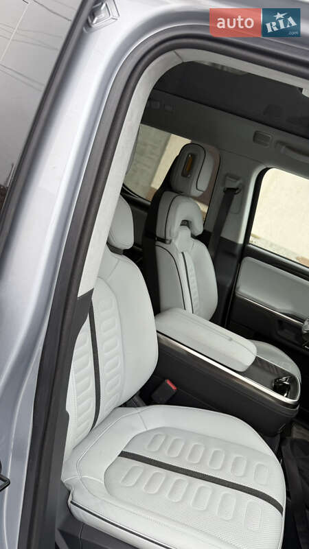 Пікап Rivian R1T 2023 в Дніпрі фото 7 Пікап Rivian R1T 2023 в Дніпрі
