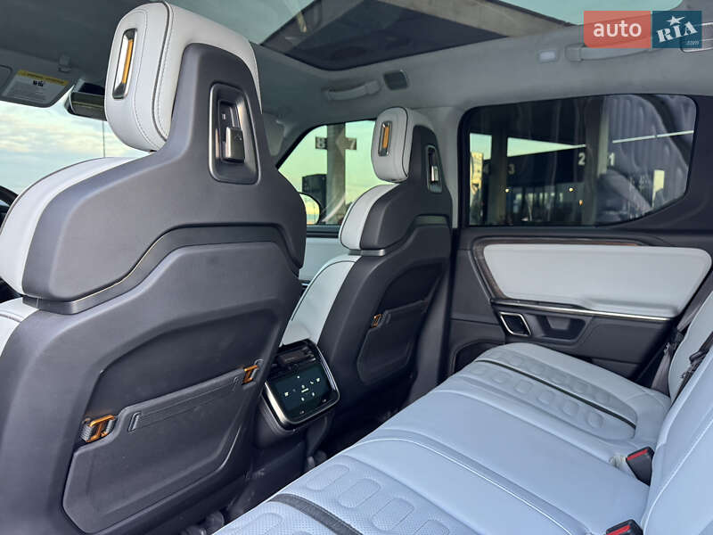 Внедорожник / Кроссовер Rivian R1T 2023 в Ужгороде