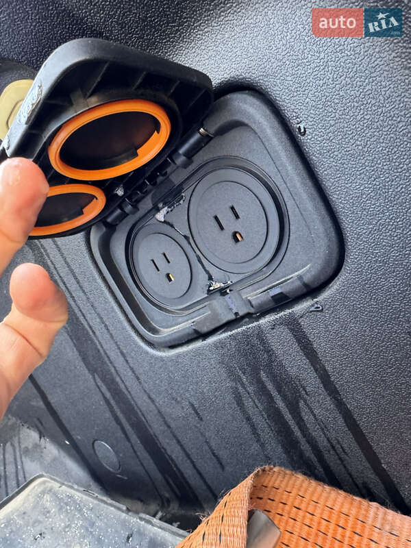 Пикап Rivian R1T 2023 в Киеве