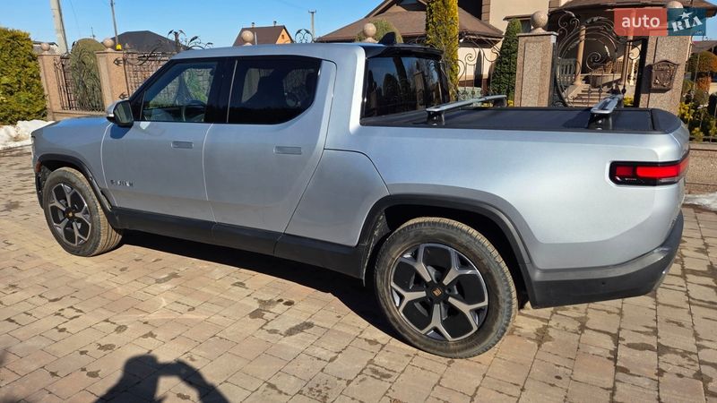 Пикап Rivian R1T 2024 в Сарнах