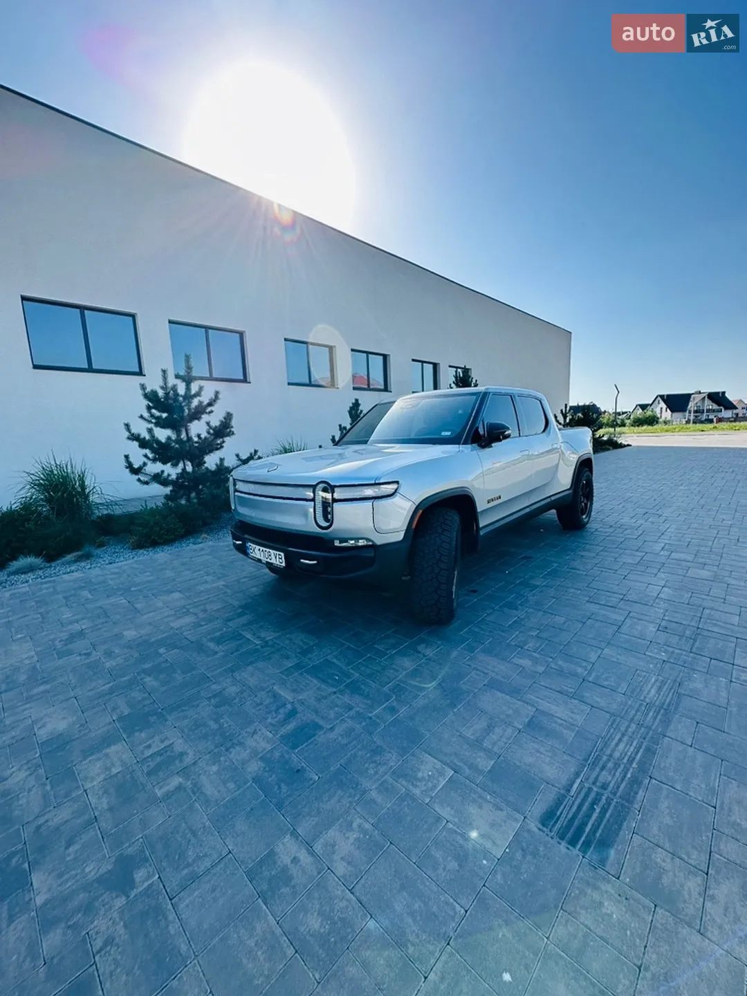 Rivian R1T 2023 VIN 7FCTGAAA6PN020055 фото оголошення 3 з 5